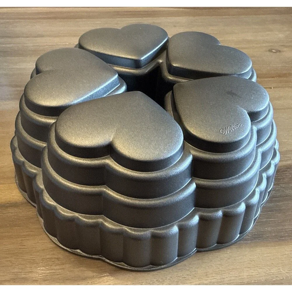 Lot of 2 Bundt Cake Pans Wilton Hearts Nordic Ware Geometric Non-Stick Aluminum - Picture 7 of 7